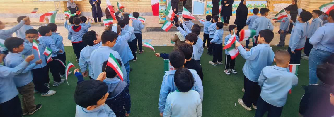 نواختن زنگ انقلاب در مدارس دانشگاه آزاد اسلامی استان خوزستان